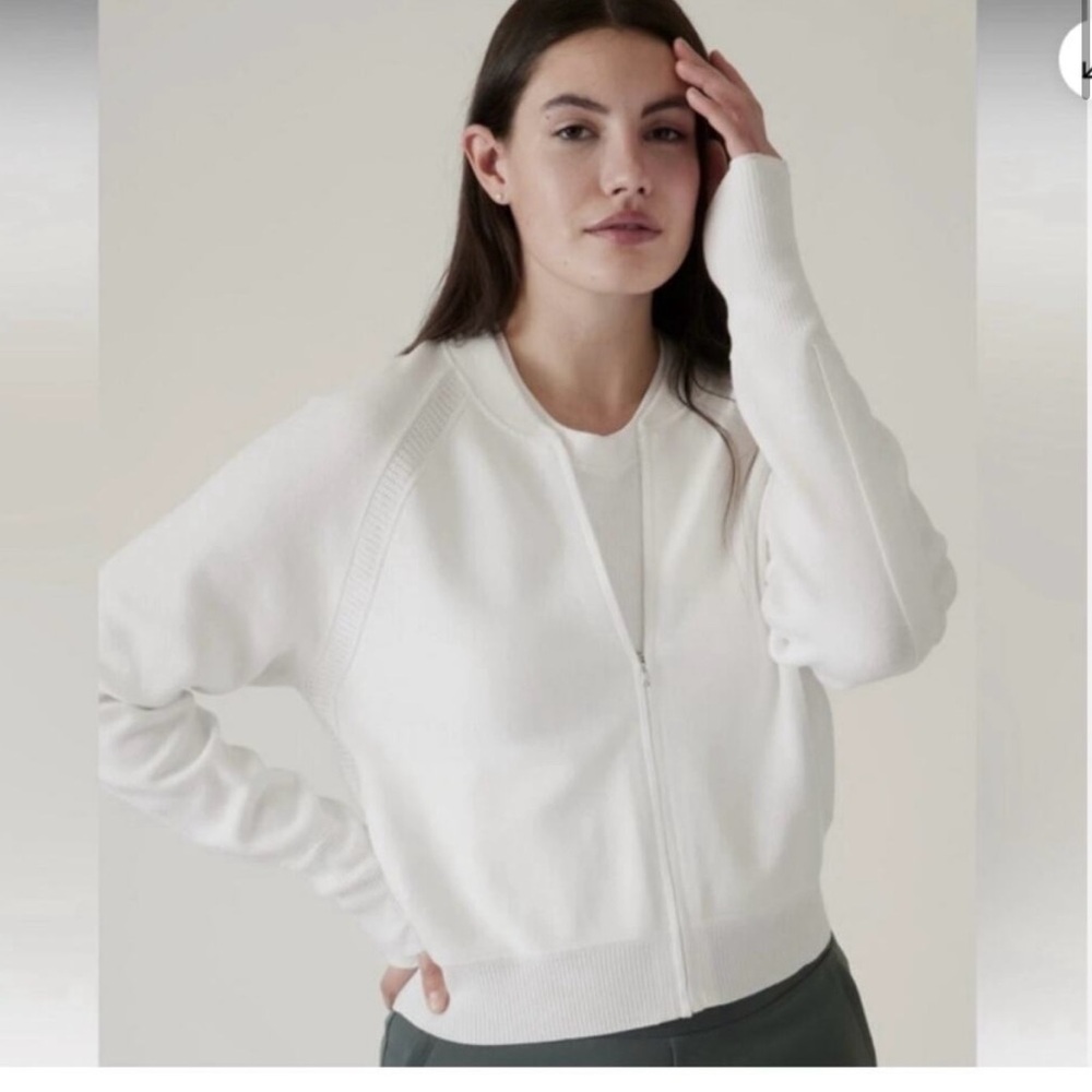 Athleta Advantage Sweater Pockets, thumbholes, Zip, Like New, XXS, White A20 LLF